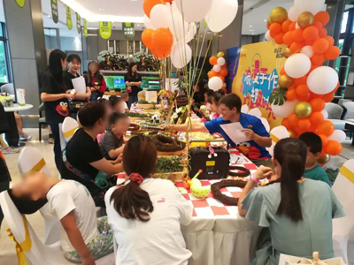 金輝·優(yōu)步學(xué)府美好集市活動(dòng)現(xiàn)場